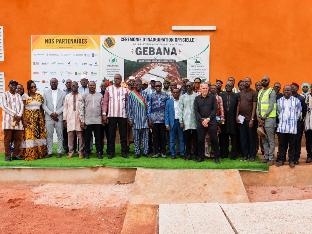 Burkina Faso : une nouvelle unité de transformation d’anacarde mise en service par le groupe suisse Gebana Faso